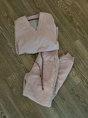 Fabletics Scrub Set • Rose Quartz
